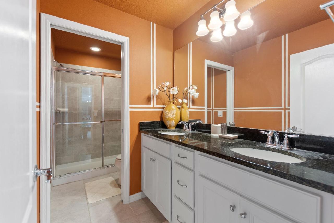 Stylish Cozy Family Getaway With Private Pool And Lake View Kissimmee Kültér fotó